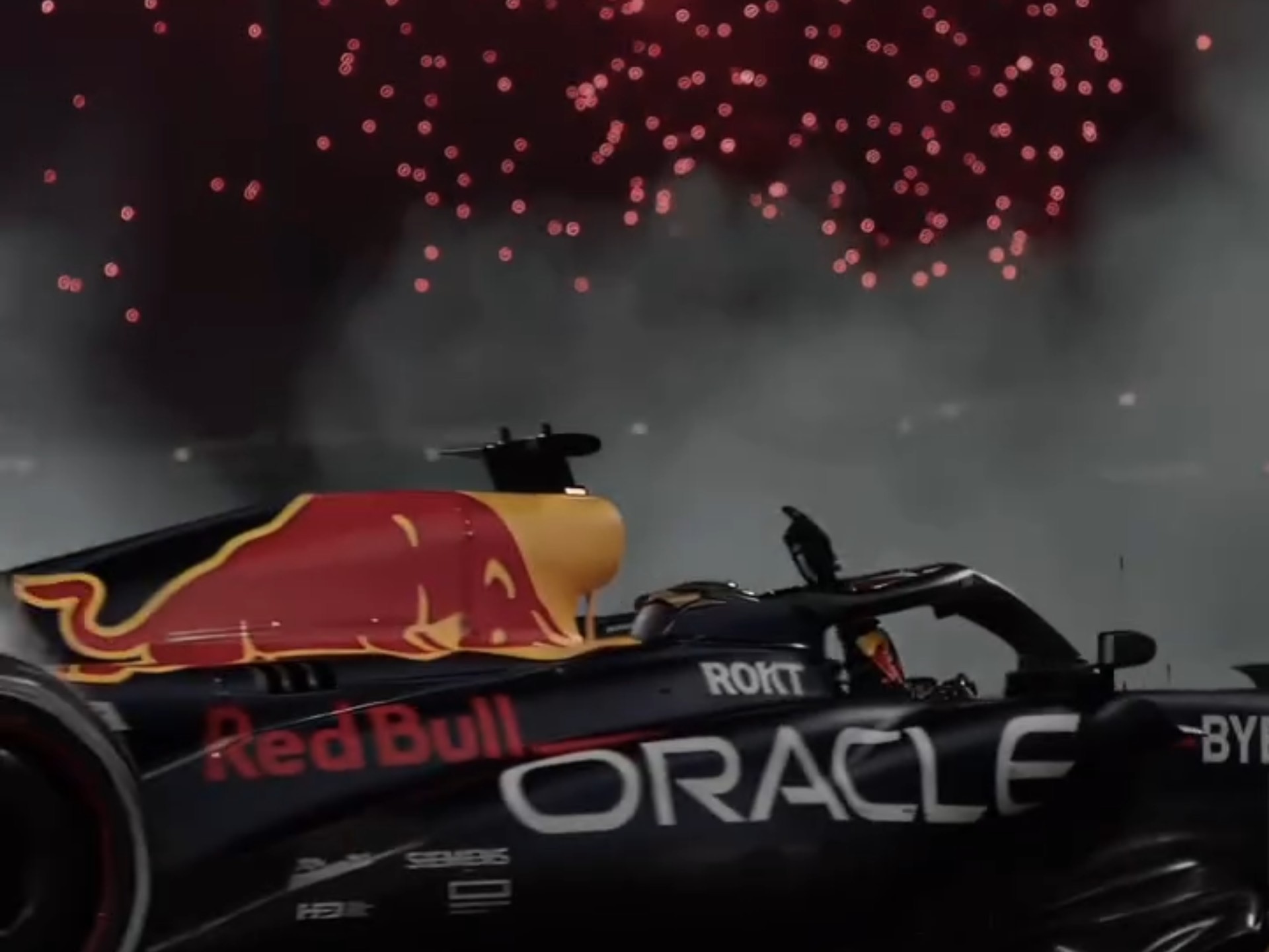 红牛车队险胜红牛二队，维斯塔潘带队取胜的简单介绍