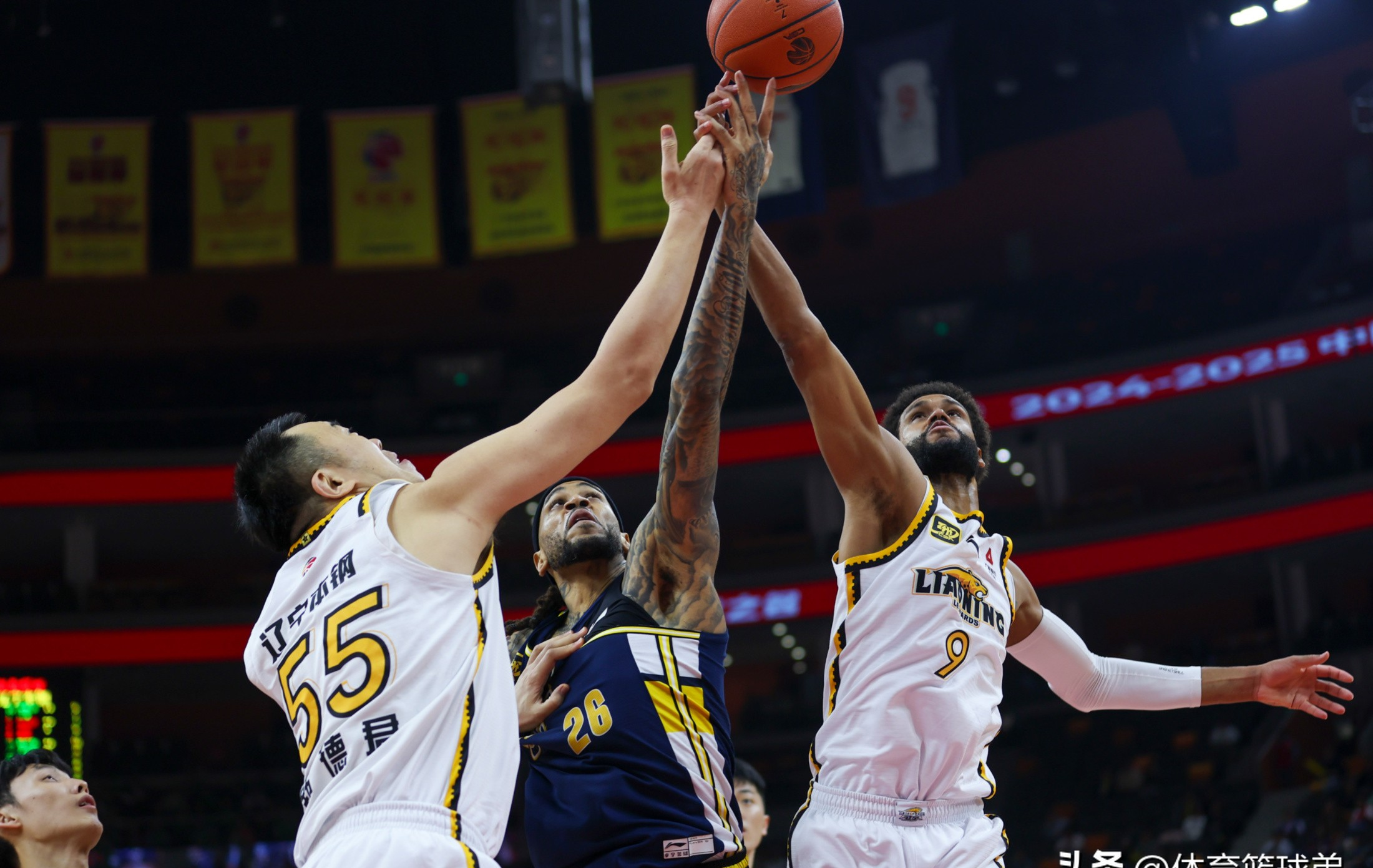 步行者翻盘四川队，张镇麟带队取胜