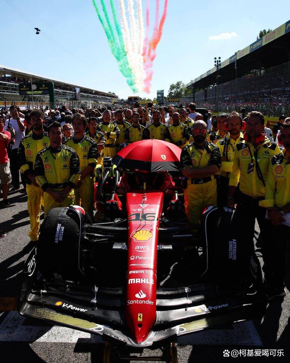 包含迈凯伦轻取红牛车队，勒克莱尔统治全场的词条